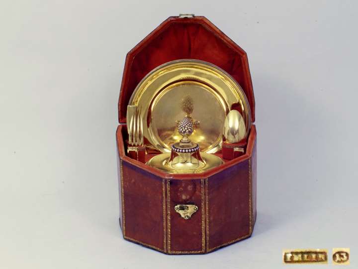 Travelling Nécessaire in Original Case with Objects in Vermeil